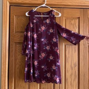 OPEN SHOULDER DRESS - M